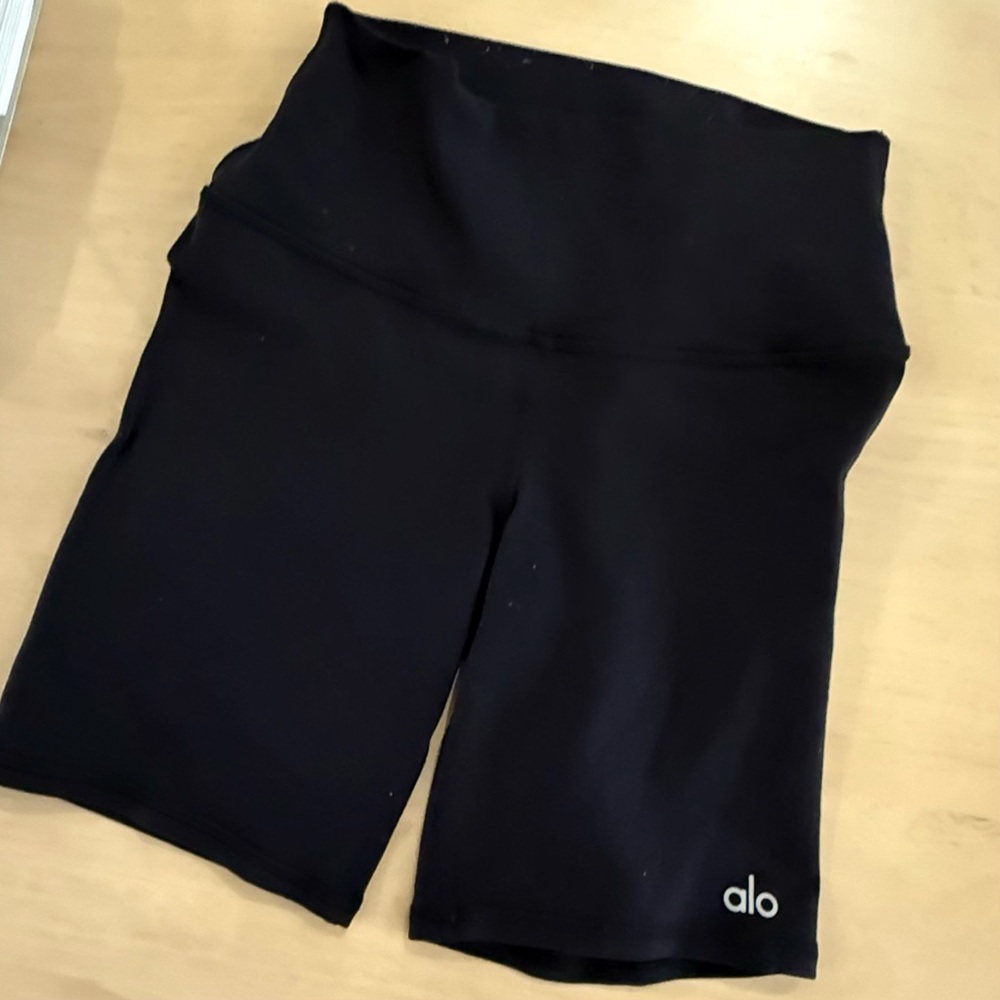 ALO XS Yoga Women's Black Bike Shorts